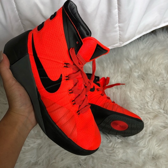 Nike - Picture 3 of 7